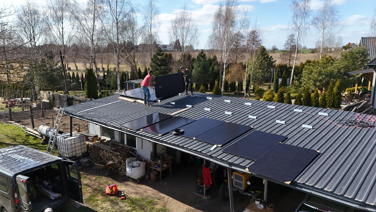 Montaż instalacji na mostkach trapezowych